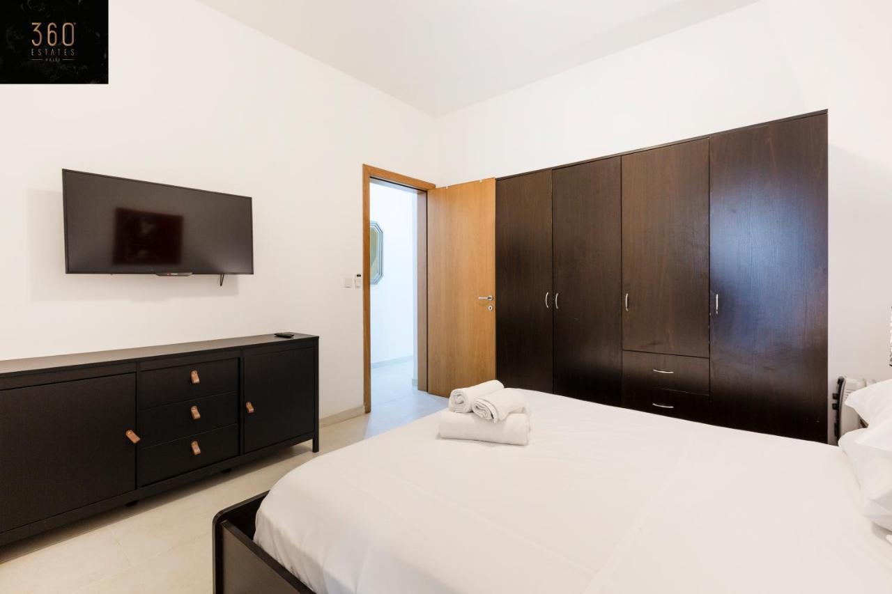 Centre Paceville Apt With Terrace, Bbq & Wifi By 360 Estates Saint Julian's Екстериор снимка