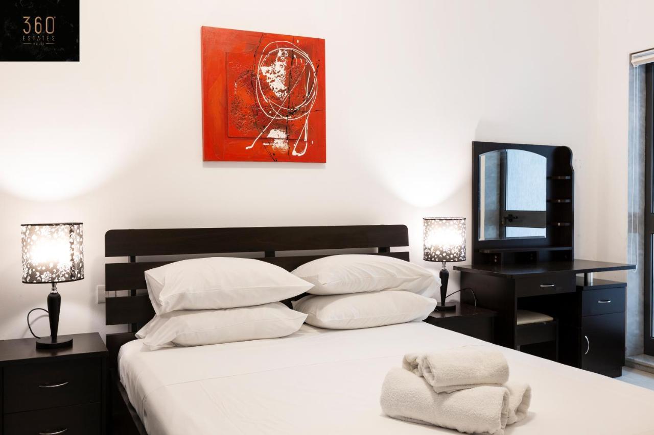 Centre Paceville Apt With Terrace, Bbq & Wifi By 360 Estates Saint Julian's Екстериор снимка