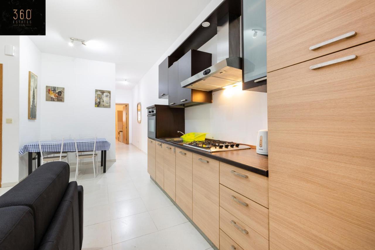 Centre Paceville Apt With Terrace, Bbq & Wifi By 360 Estates Saint Julian's Екстериор снимка