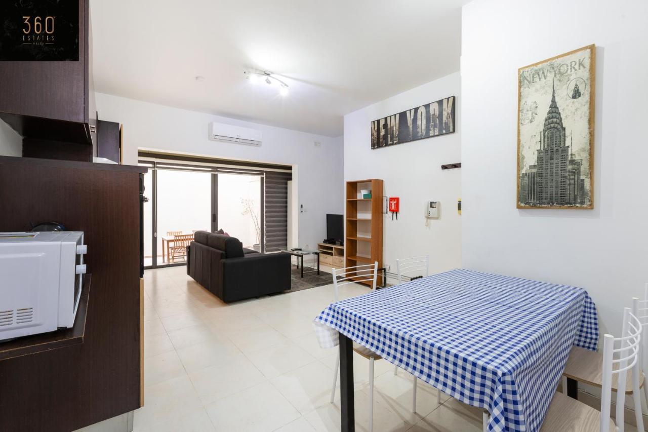 Centre Paceville Apt With Terrace, Bbq & Wifi By 360 Estates Saint Julian's Екстериор снимка