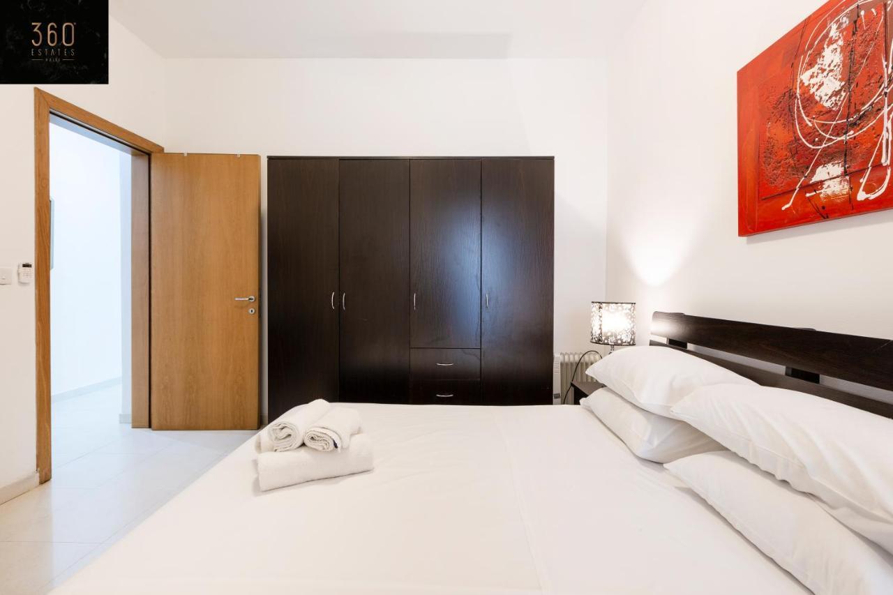 Centre Paceville Apt With Terrace, Bbq & Wifi By 360 Estates Saint Julian's Екстериор снимка